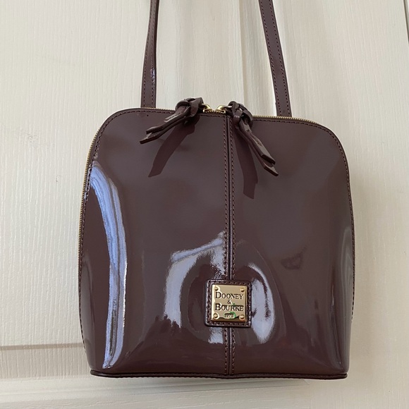 $248 Dooney & Bourke Trixie Brown Oyster Patent Leather Adjustable Crossbody Bag